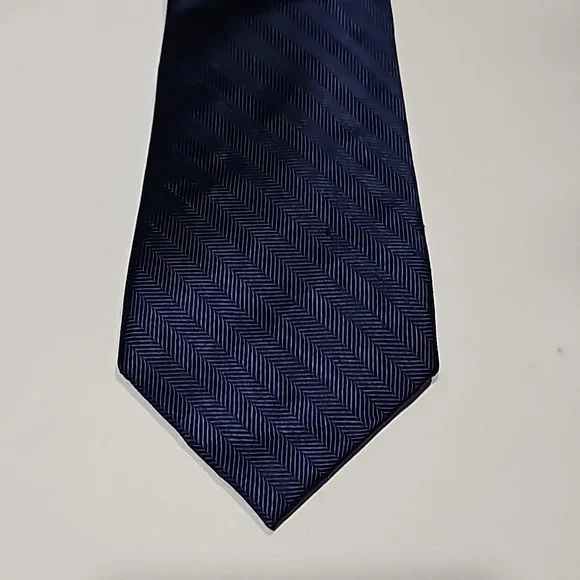 Chaps Men's Navy Blue Necktie 👔 - Picture 5 of 7